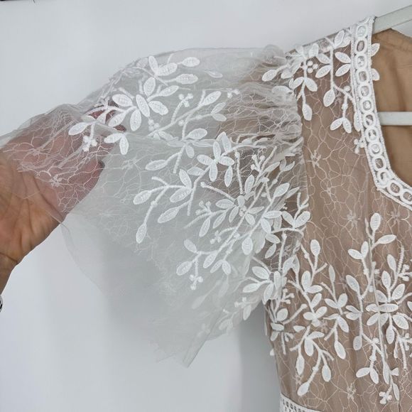 Ivy City Co White Midi Dress with Elegant Design - Picture 5 of 12